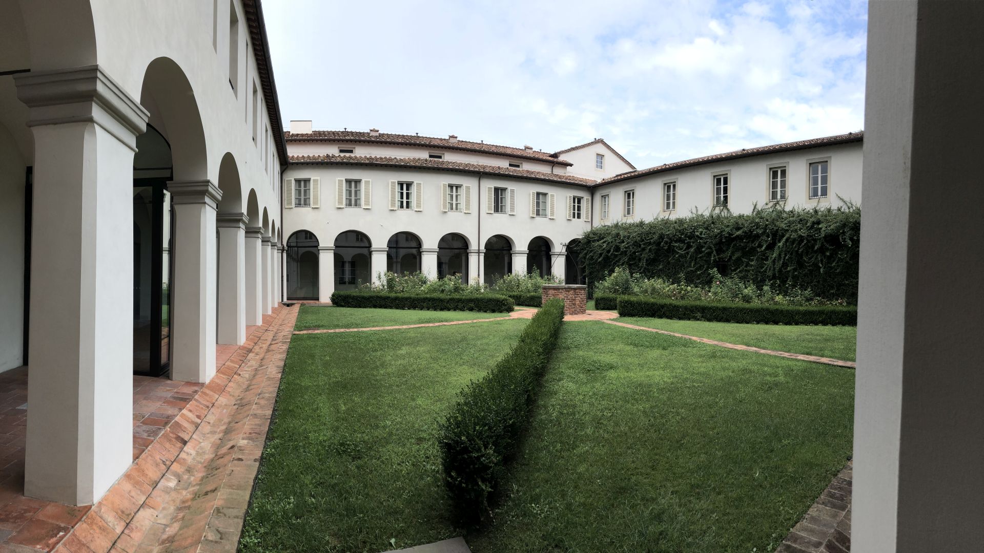 chiostro di san Francesco a Lucca